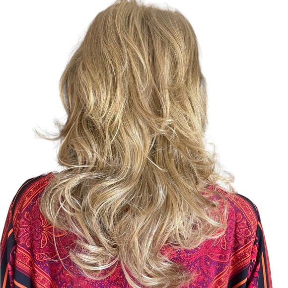- Daisy Fuentes wow wig by Luxhair color 14/26 regular style long & Luscio… main image 10